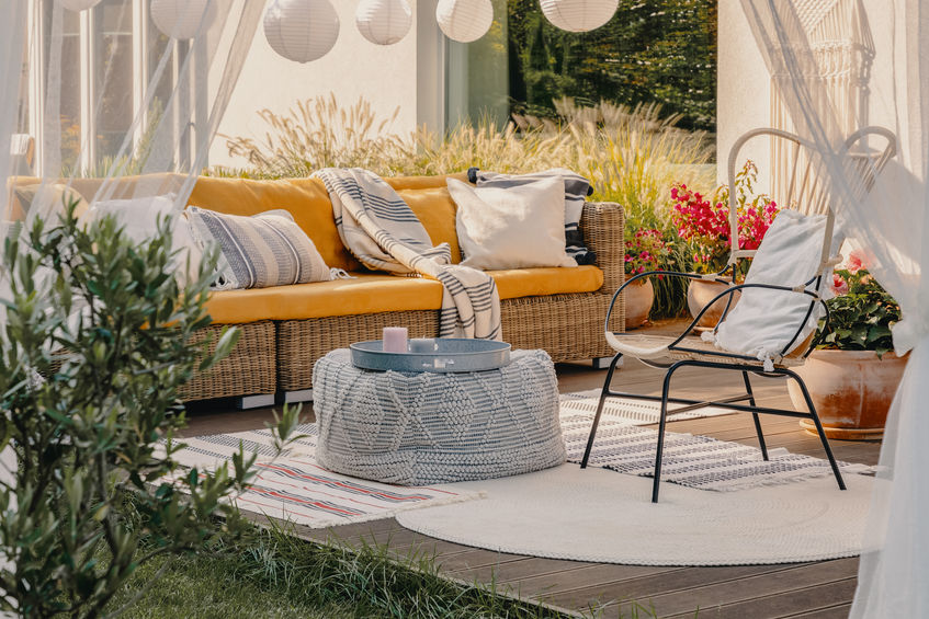 Get helpful summer patio decorating tips.