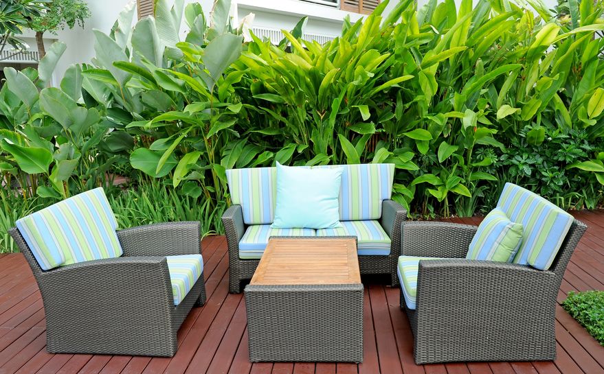 Get helpful summer patio decorating tips.