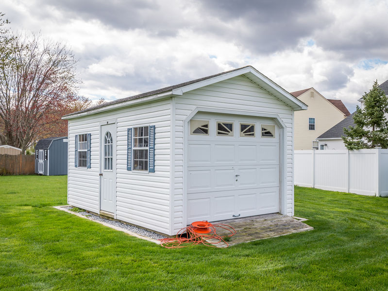 Get helpful tips and learn how to weatherproof your patio for winter.